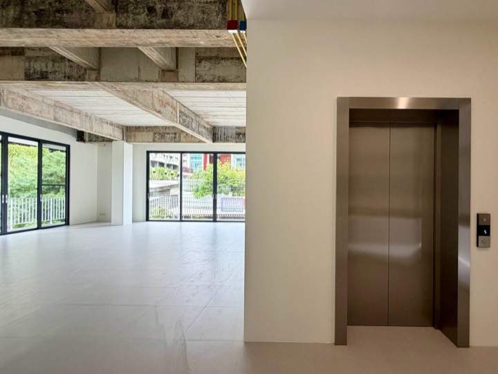 พื้นที่เปิดโล่ง 046 - Open floors / circulation